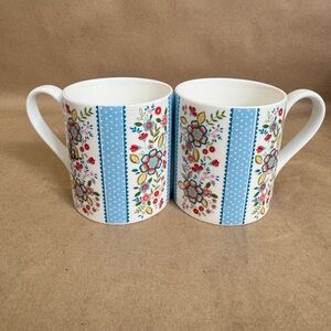Set of 2 Caravan Trail Festival Campers Oak Mug in Hippie Floral Churchill China